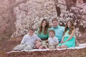 Cream n cocoa photography took this family photo