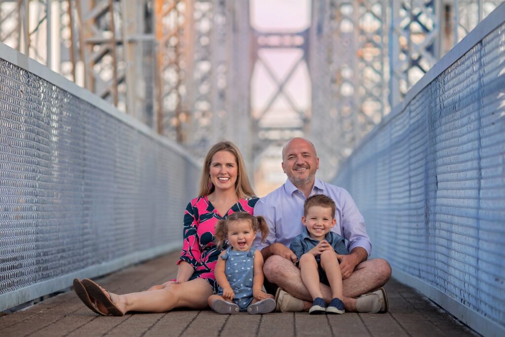 family photo on the purple bridge in Cincinnati by cream n cocoa