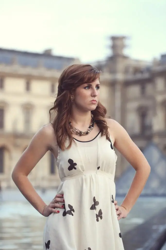 Senior portrait by cream n cocoa – Cream N Cocoa Senior portrait in Cincinnati or a girl in city